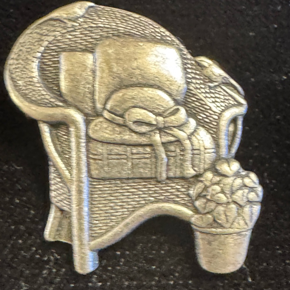VTG pewter Birds & Bloom 2008 LMTD edition wicker chair w/hat & potted plant